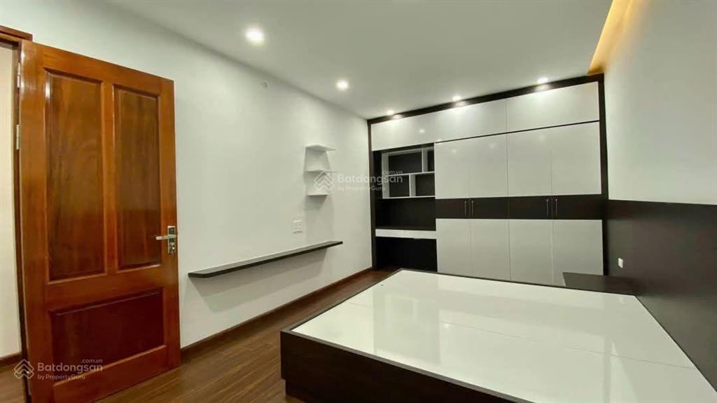 Hơn 24 tỷ sở hữu nhà 7 tầng thang máy, vỉa hè 5m, ô tô tránh kinh doanh sầm uất phố minh khai