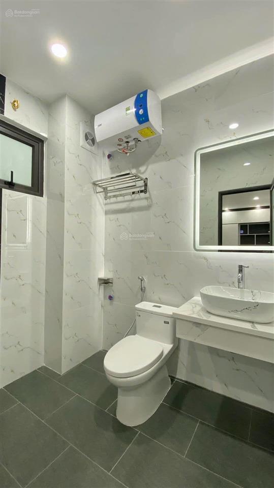 Hơn 24 tỷ sở hữu nhà 7 tầng thang máy, vỉa hè 5m, ô tô tránh kinh doanh sầm uất phố minh khai