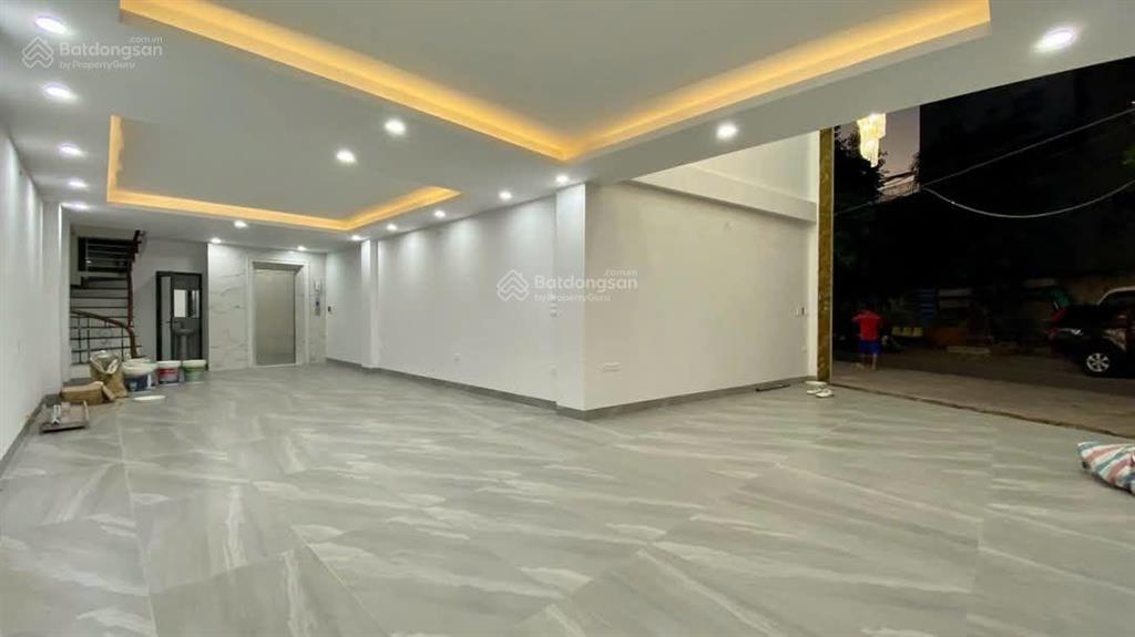 Hơn 24 tỷ sở hữu nhà 7 tầng thang máy, vỉa hè 5m, ô tô tránh kinh doanh sầm uất phố minh khai