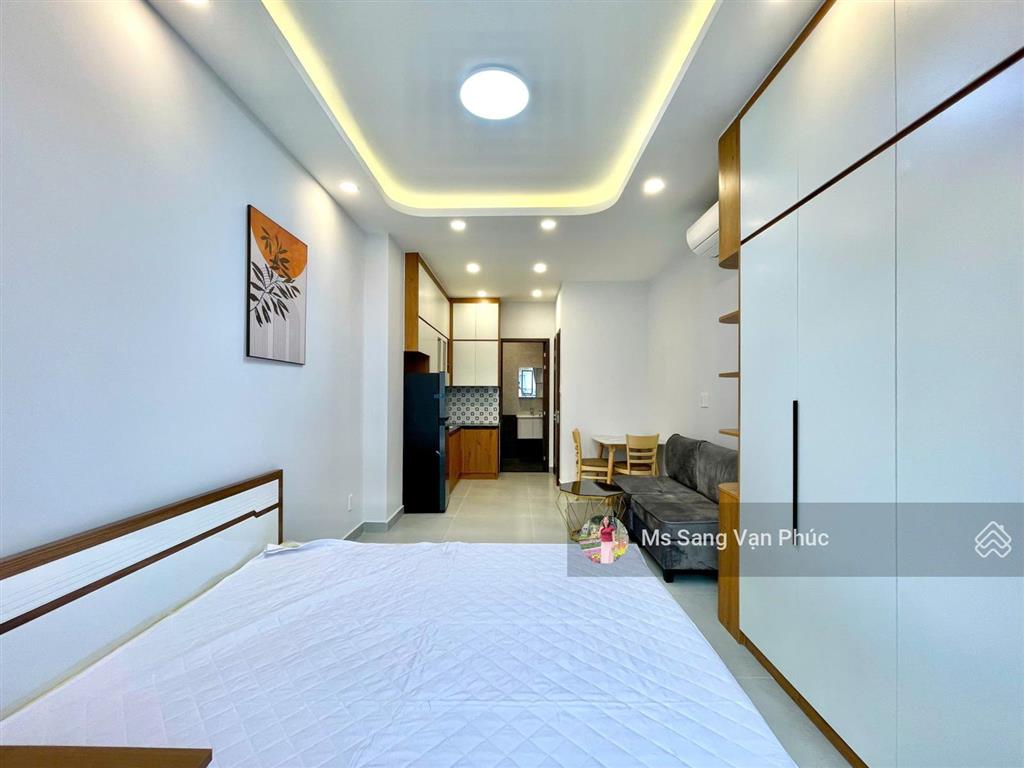 Căn hộ studio 35m2  ban công  phố đi bộ  vạn phúc. nhà nội thất mới 100%, thang máy. giá 7.9tr