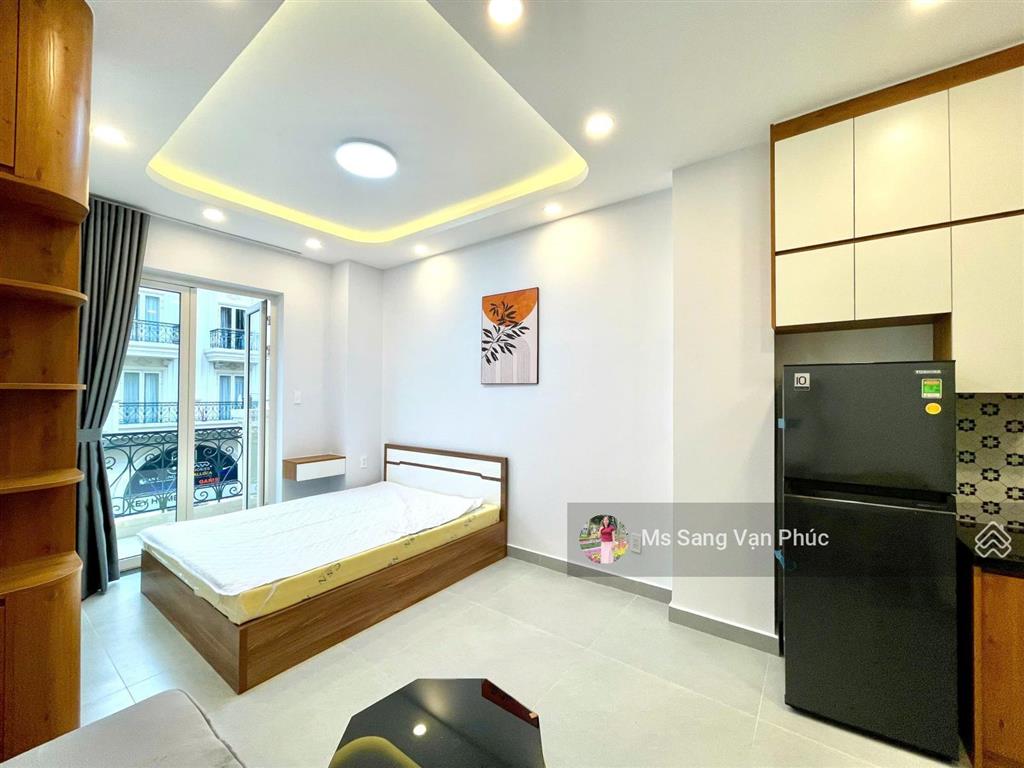 Căn hộ studio 35m2  ban công  phố đi bộ  vạn phúc. nhà nội thất mới 100%, thang máy. giá 7.9tr