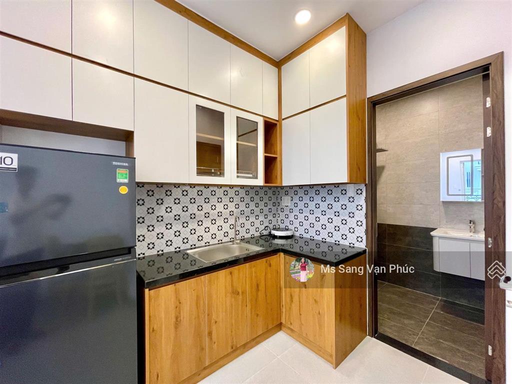 Căn hộ studio 35m2  ban công  phố đi bộ  vạn phúc. nhà nội thất mới 100%, thang máy. giá 7.9tr