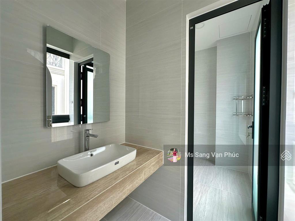 Nguyên căn 7x21m, hầm + 5 t (500m2) vạn phúc. nhà mới 100%, thang máy, pccc. giá 90tr (có thuế)