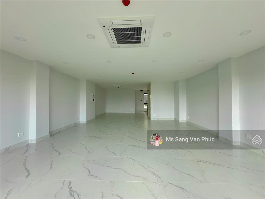 Nguyên căn 7x21m, hầm + 5 t (500m2) vạn phúc. nhà mới 100%, thang máy, pccc. giá 90tr (có thuế)
