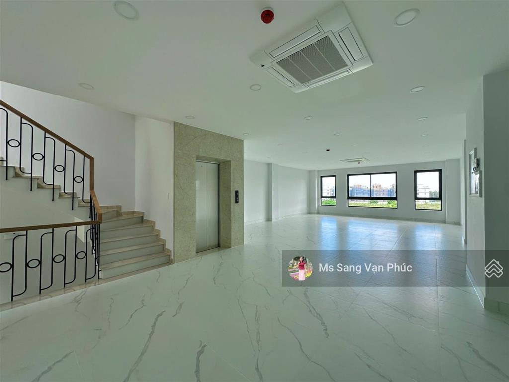 Nguyên căn 7x21m, hầm + 5 t (500m2) vạn phúc. nhà mới 100%, thang máy, pccc. giá 90tr (có thuế)