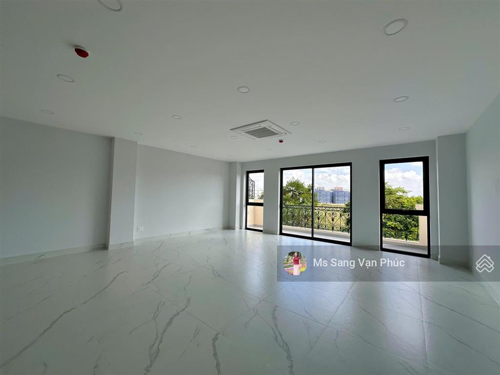 Nguyên căn 7x21m, hầm + 5 t (500m2) vạn phúc. nhà mới 100%, thang máy, pccc. giá 90tr (có thuế)
