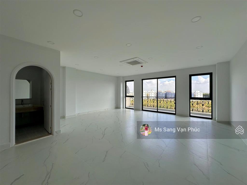 Nguyên căn 7x21m, hầm + 5 t (500m2) vạn phúc. nhà mới 100%, thang máy, pccc. giá 90tr (có thuế)