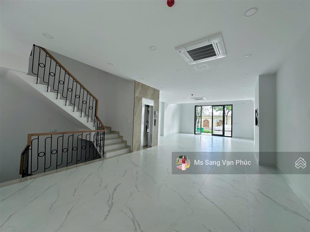 Nguyên căn 7x21m, hầm + 5 t (500m2) vạn phúc. nhà mới 100%, thang máy, pccc. giá 90tr (có thuế)