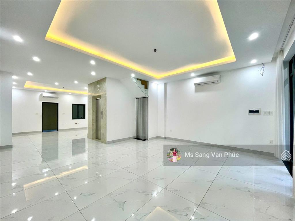 Tầng trệt 6x20m vạn phúc city  sàn rộng, máy lạnh, lối đi riêng, đường 20m, vị trí đẹp. giá 15 tr