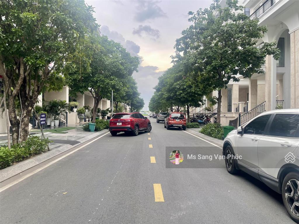 Nguyên căn 7x20m, hầm + 4 tầng (450m2) vạn phúc. nhà đẹp có vách kính, thang máy, máy lạnh chỉ 60tr