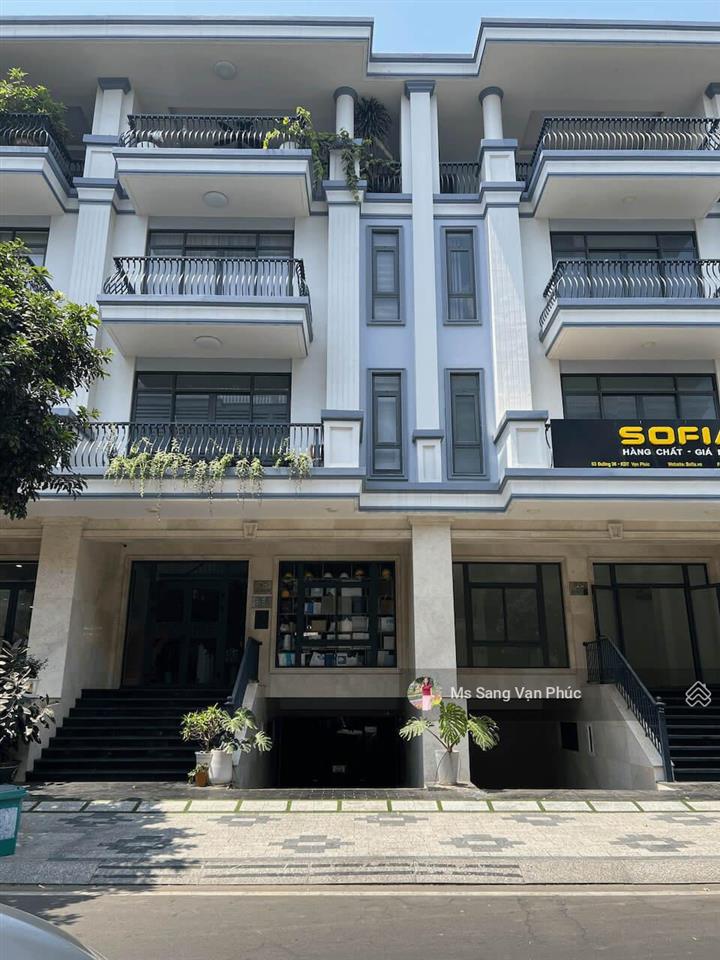 Nguyên căn 7x20m, hầm + 4 tầng (450m2) vạn phúc. nhà đẹp có vách kính, thang máy, máy lạnh chỉ 60tr