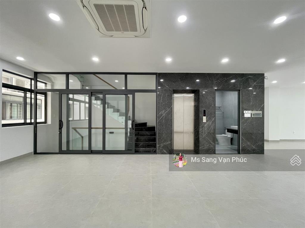 Nguyên căn 7x20m, hầm + 4 tầng (450m2) vạn phúc. nhà đẹp có vách kính, thang máy, máy lạnh chỉ 60tr