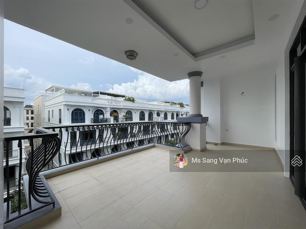 Nguyên căn 7x20m, hầm + 4 tầng (450m2) vạn phúc. nhà đẹp có vách kính, thang máy, máy lạnh chỉ 60tr