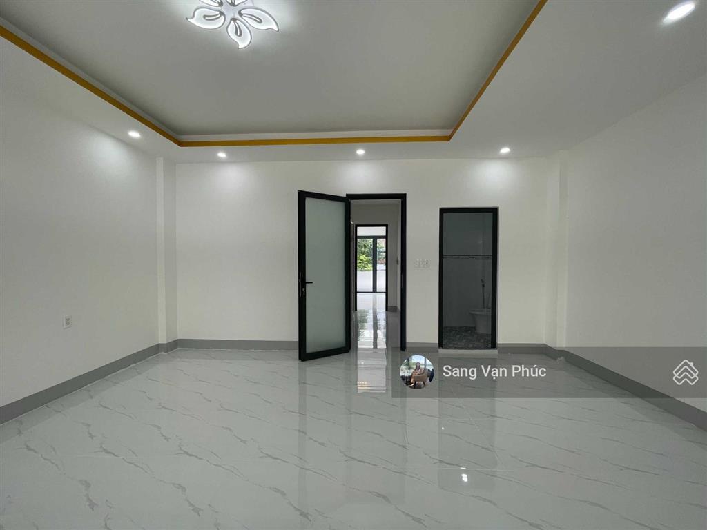 Văn phòng 35m² vạn phúc city, ban công, thang máy, máy lạnh, wc riêng, hầm xe. giá chỉ 7 tr/tháng