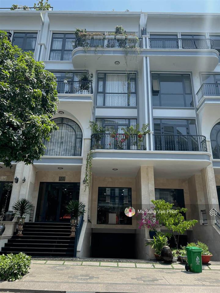 Căn hộ studio 30m2  cửa sổ vòm  phố đi bộ  vạn phúc. nhà nội thất mới 100%, thang máy. giá 7.4tr
