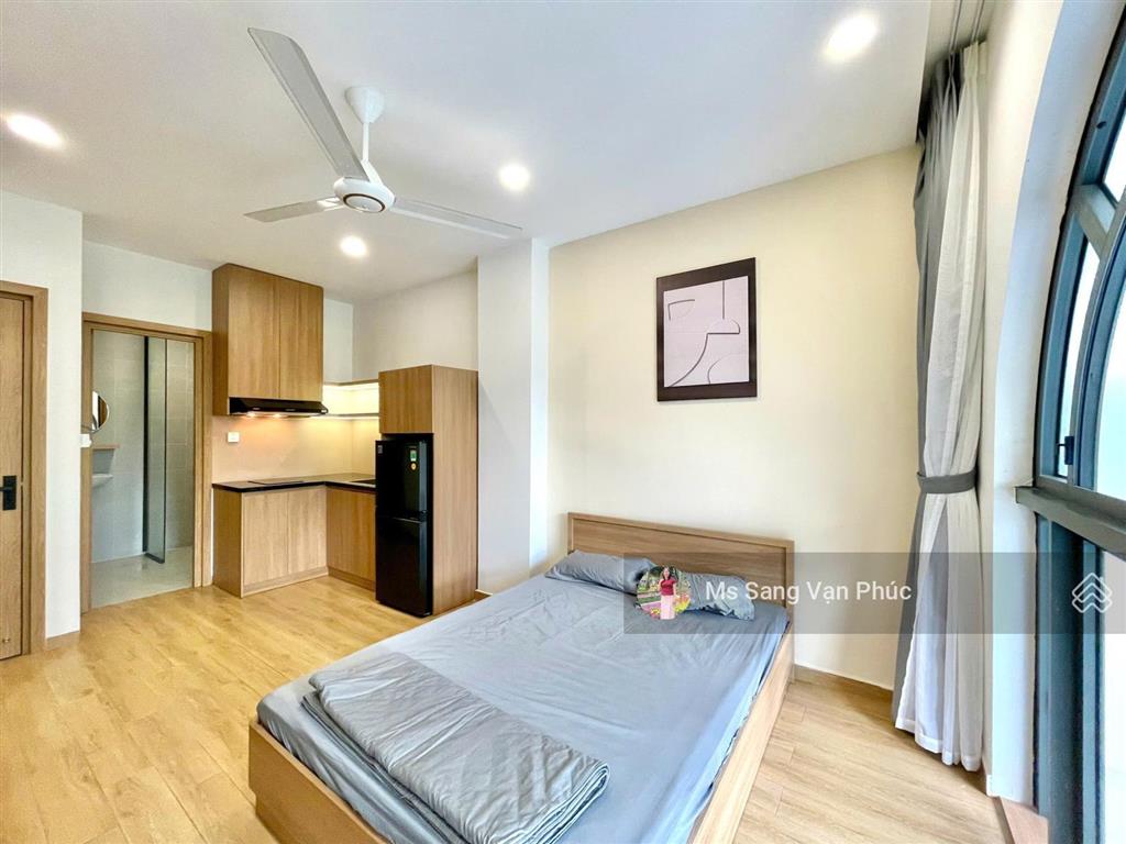 Căn hộ studio 30m2  cửa sổ vòm  phố đi bộ  vạn phúc. nhà nội thất mới 100%, thang máy. giá 7.4tr