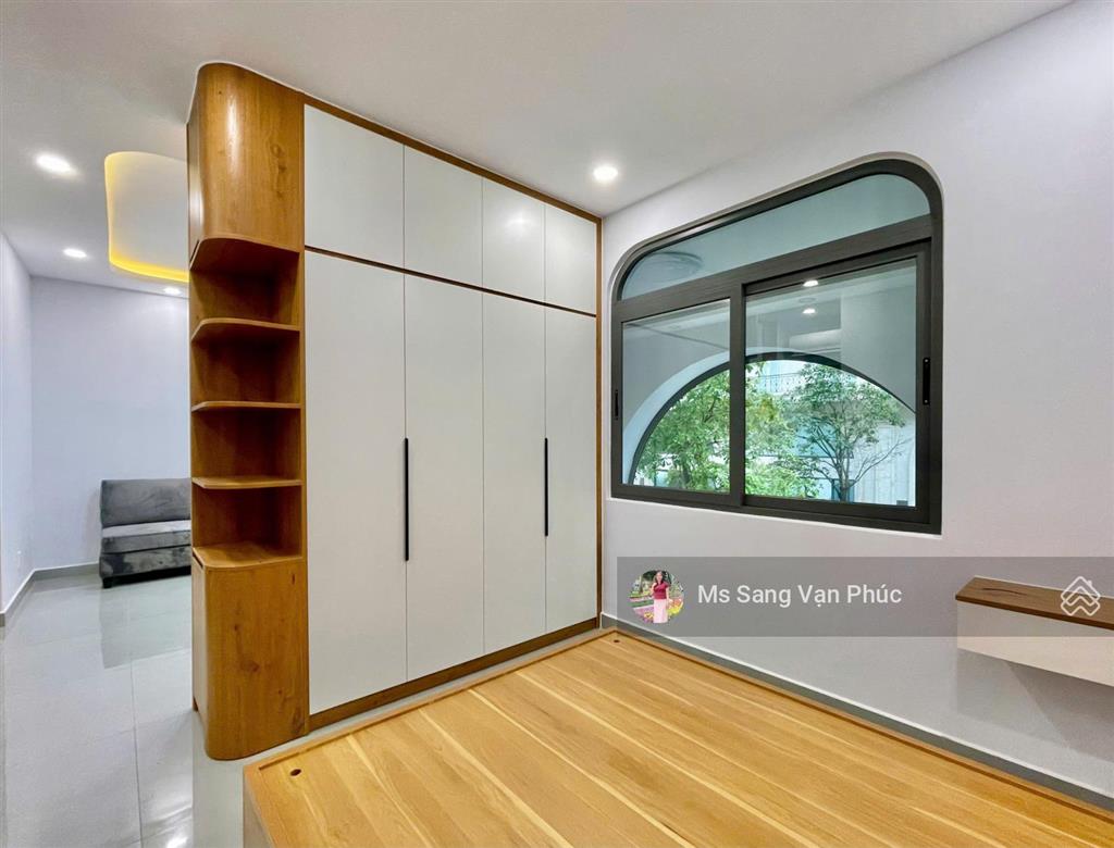 Căn hộ studio 35m2  cửa sổ  phố đi bộ  vạn phúc. nhà nội thất mới 100%, thang máy. giá 6,9tr