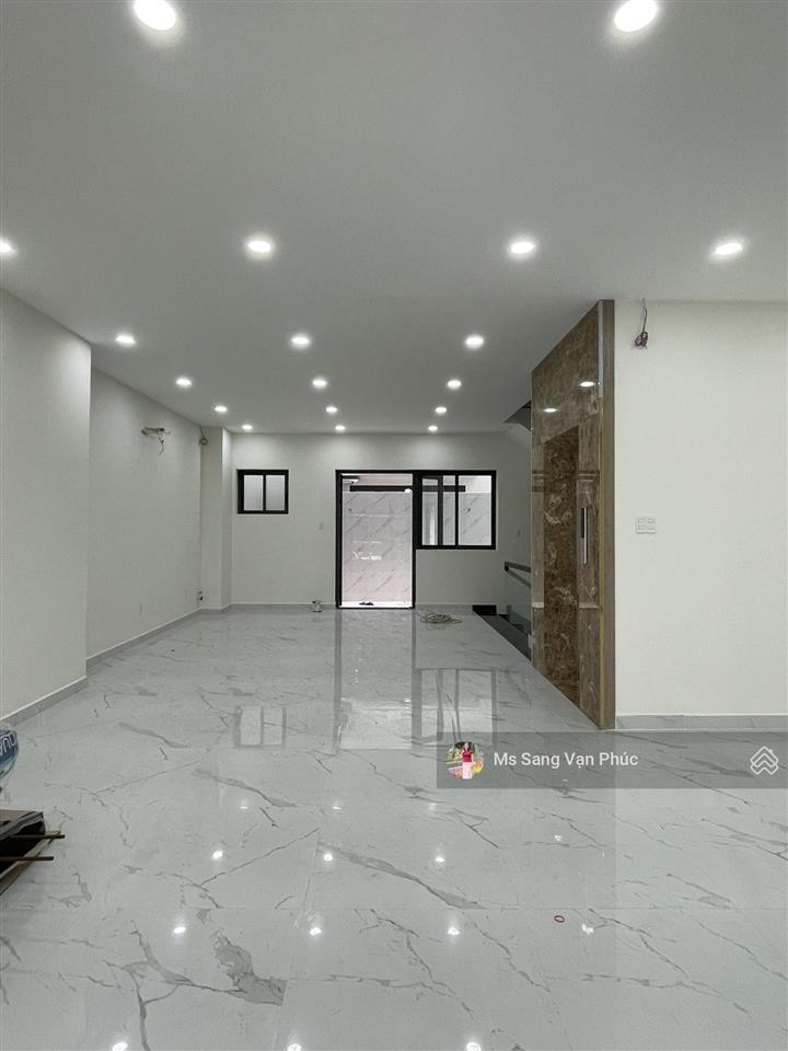 Trệt lầu 7x20m (200m2) ở vạn phúc. sàn trống, thang máy, máy lạnh, hầm xe, vị trí đẹp chỉ 28tr