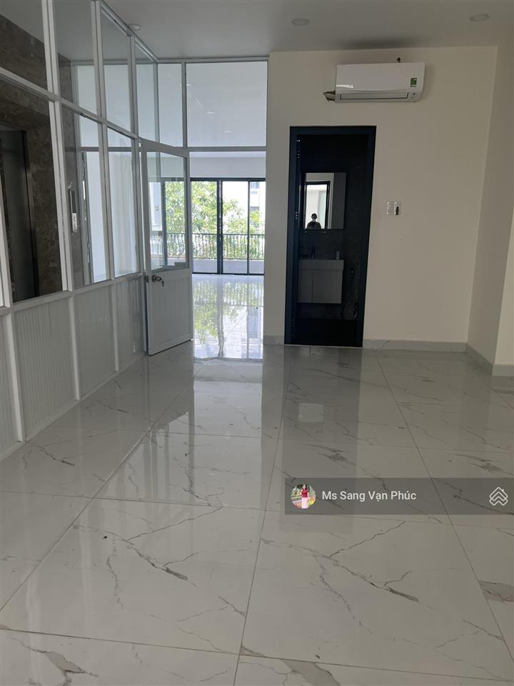 Trệt lầu 7x20m (200m2) ở vạn phúc. sàn trống, thang máy, máy lạnh, hầm xe, vị trí đẹp chỉ 28tr