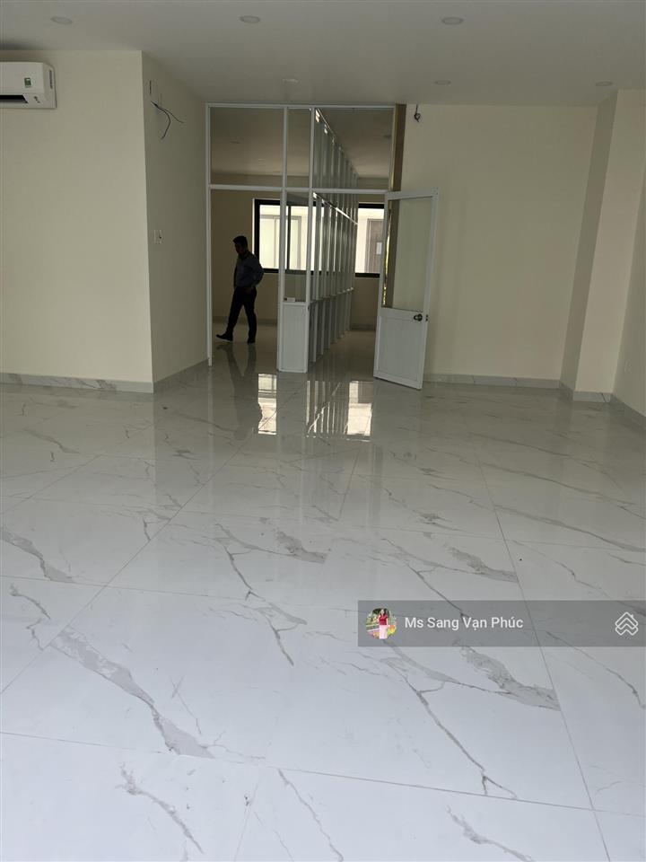 Trệt lầu 7x20m (200m2) ở vạn phúc. sàn trống, thang máy, máy lạnh, hầm xe, vị trí đẹp chỉ 28tr