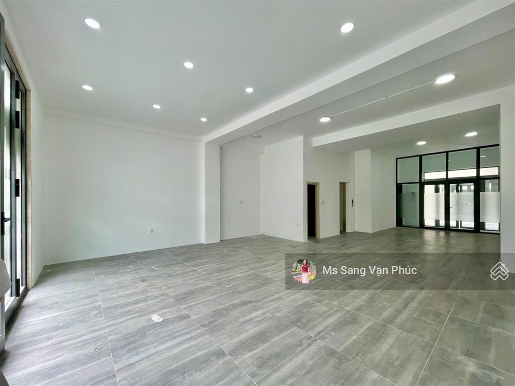 Tầng trệt 7x21m  đường 41  vạn phúc city. máy lạnh, hầm xe, đường 20m, vị trí siêu đẹp. giá 22 tr