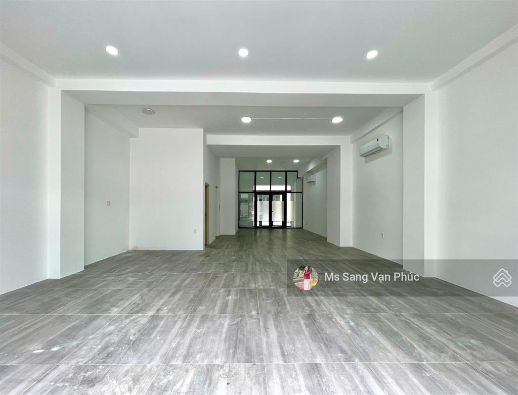 Tầng trệt 7x21m  đường 41  vạn phúc city. máy lạnh, hầm xe, đường 20m, vị trí siêu đẹp. giá 22 tr