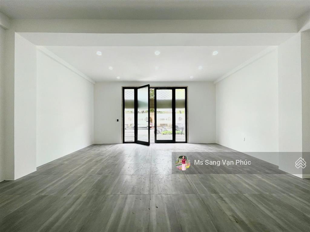 Tầng trệt 7x21m  đường 41  vạn phúc city. máy lạnh, hầm xe, đường 20m, vị trí siêu đẹp. giá 22 tr