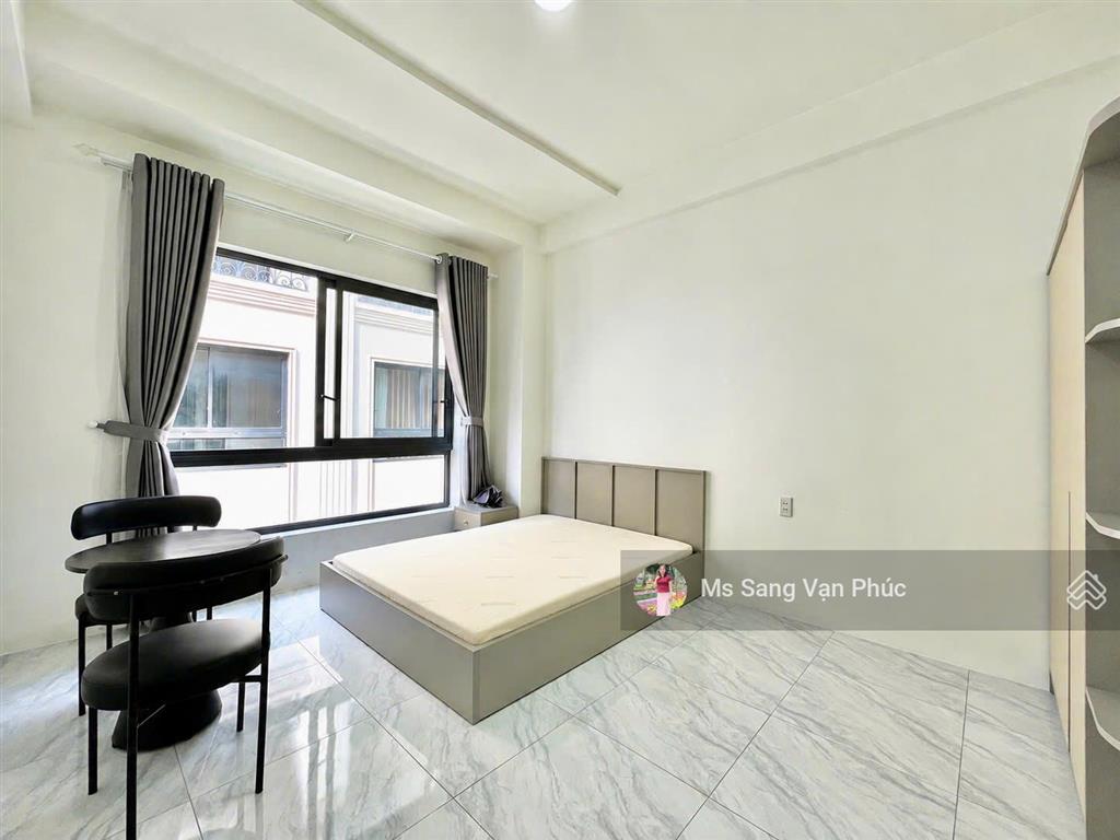 Căn hộ studio 30m2  cửa sổ  phố đi bộ  vạn phúc. full nội thất, thang máy. giá 7 tr