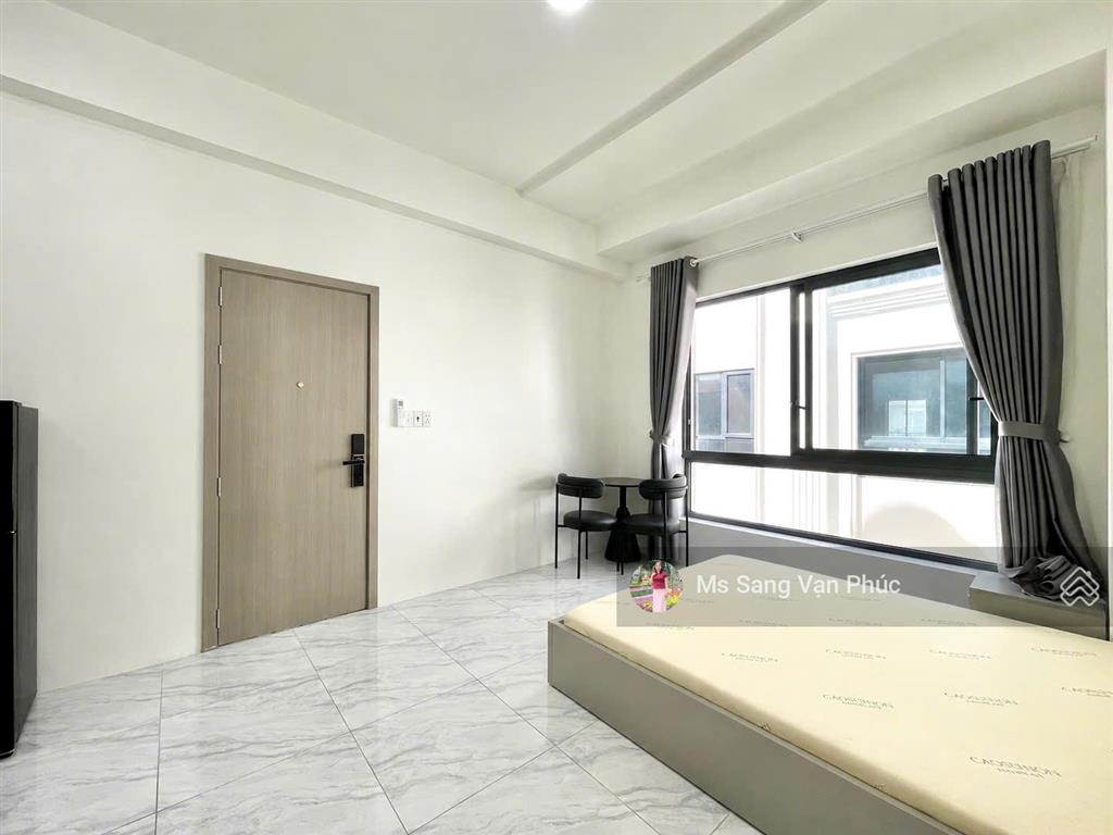 Căn hộ studio 30m2  cửa sổ  phố đi bộ  vạn phúc. full nội thất, thang máy. giá 7 tr
