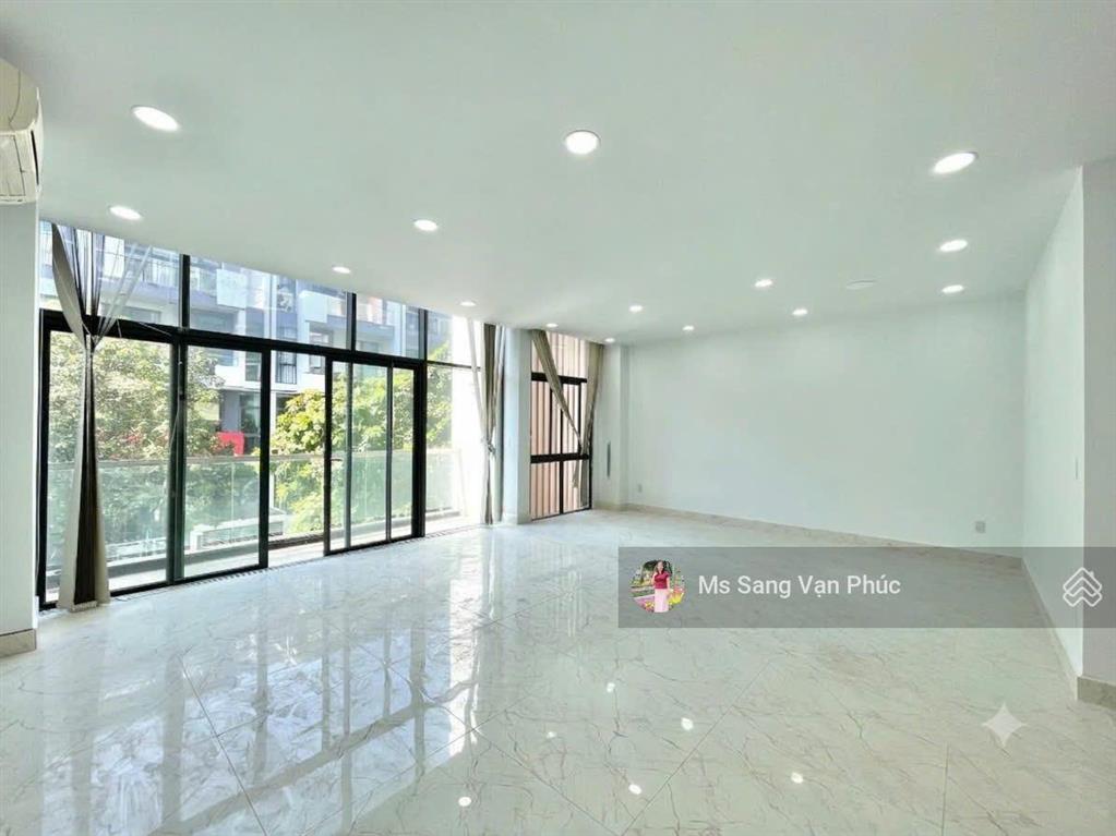 Trệt lầu 7x17m (160m2) vạn phúc city. sàn trống, thang máy, máy lạnh, hầm xe. xuất vat. giá 27tr