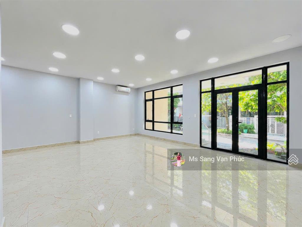 Trệt lầu 7x17m (160m2) vạn phúc city. sàn trống, thang máy, máy lạnh, hầm xe. xuất vat. giá 27tr