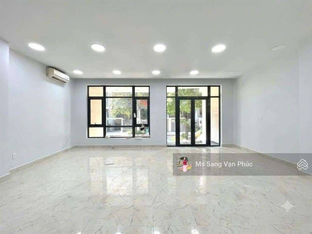 Trệt lầu 7x17m (160m2) vạn phúc city. sàn trống, thang máy, máy lạnh, hầm xe. xuất vat. giá 27tr