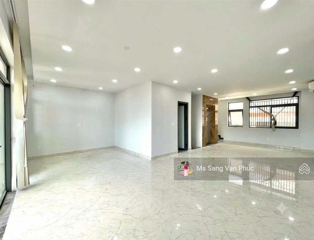 Văn phòng 7x12m (50m²) vạn phúc. sàn trống, hầm xe, thang máy, thời gian tự do. giá thuê 10.5tr