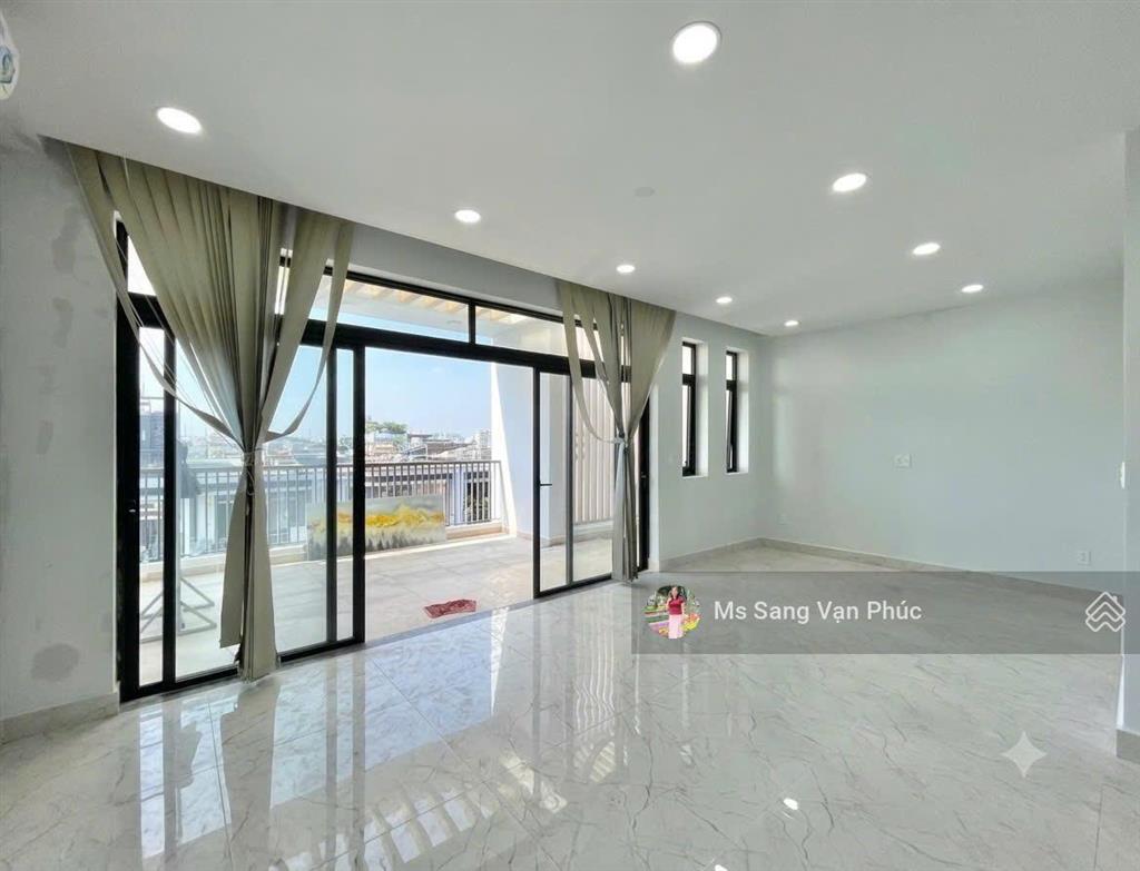 Văn phòng 7x12m (50m²) vạn phúc. sàn trống, hầm xe, thang máy, thời gian tự do. giá thuê 10.5tr