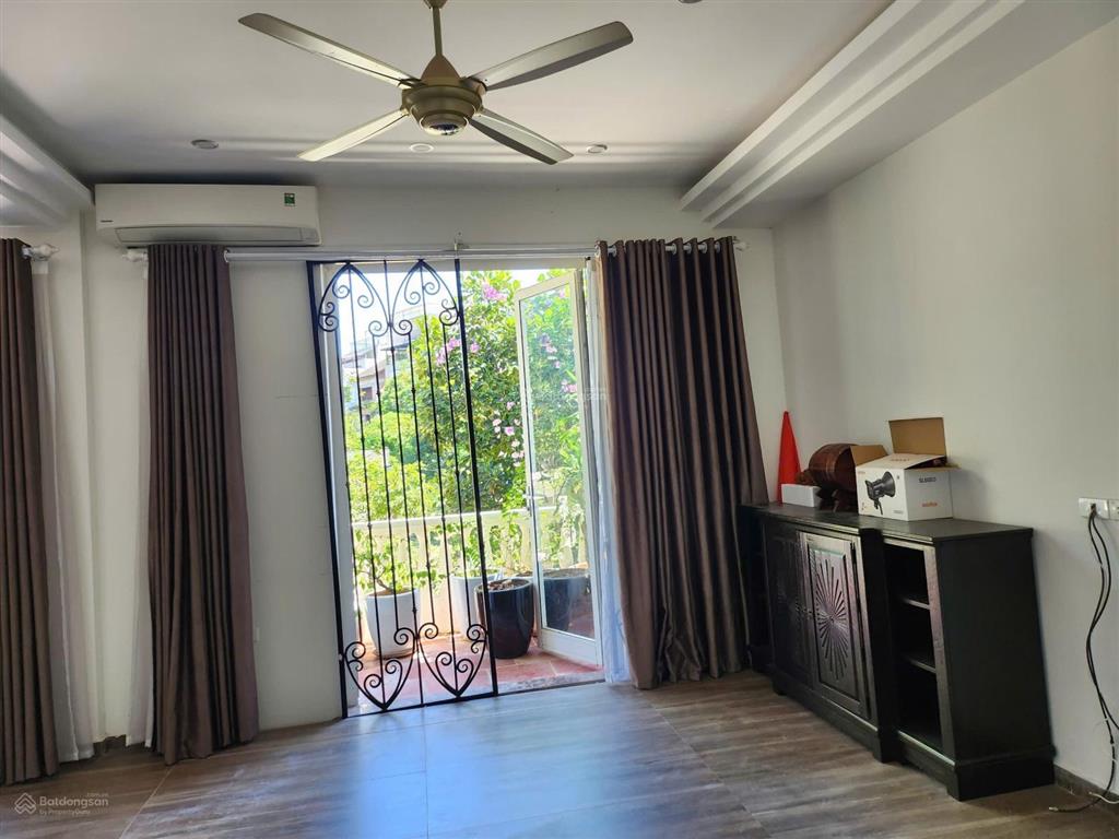 Cho thuê biệt thự xuân phương, nam từ liêm, 150m x 5 tầng  thang máy, 35 triệu