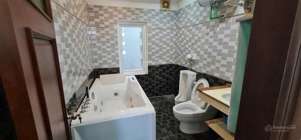 Cho thuê nhà 60m2*7 tầng thang máy tại lạc long quân, tây hồ, cầu giấy, chỉ 35 triệu