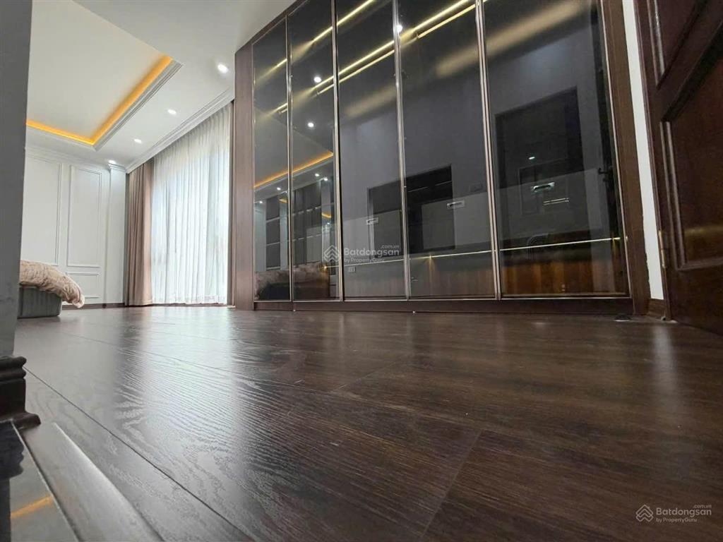 Cho thuê nhà 6 tầng thang máy ngõ 82 kim mã, ba đình