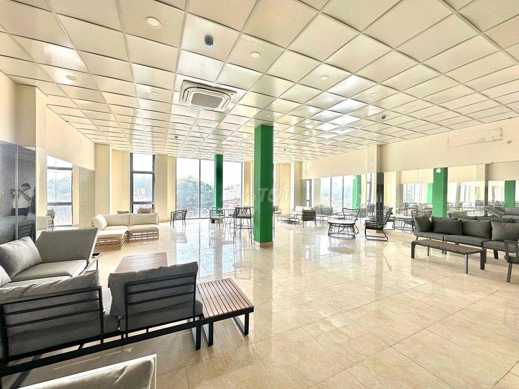 1 tầng hầm . 4 lầu . Dt : 200m 1sàn . 2 mặt tiền  Đường lí thường kiệt