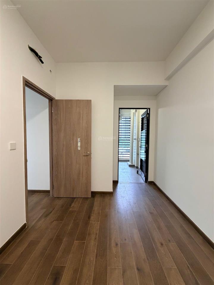 Hàng hiếm 60m2 có ban công  đã có sổ hồng chỉ 3tỷ950