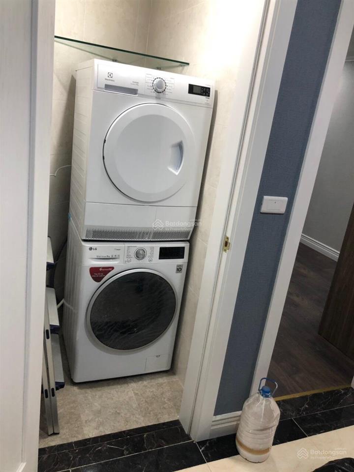 Thiện chí bán gấp chỉ 19,5 tỷ căn 3pn dt 111m2 tầng cao view hồ tây pháo hoa   0941 238 ***