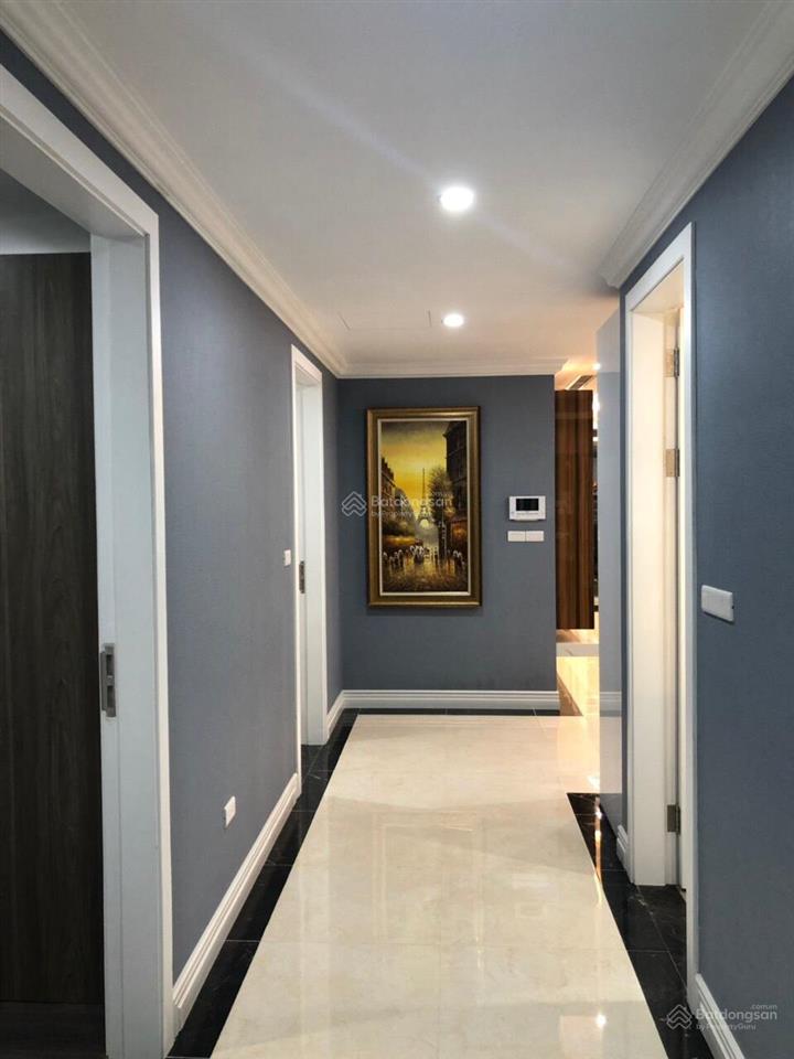 Thiện chí bán gấp chỉ 19,5 tỷ căn 3pn dt 111m2 tầng cao view hồ tây pháo hoa   0941 238 ***