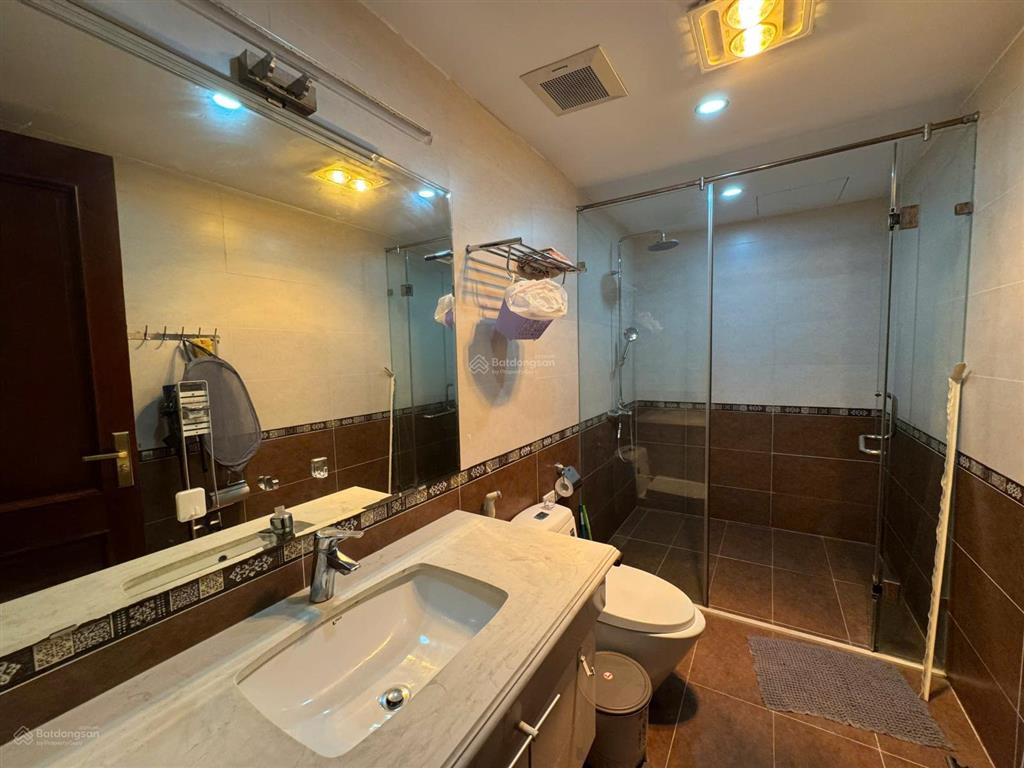Thiện chí bán gấp chỉ 19,5 tỷ căn 3pn dt 111m2 tầng cao view hồ tây pháo hoa   0941 238 ***