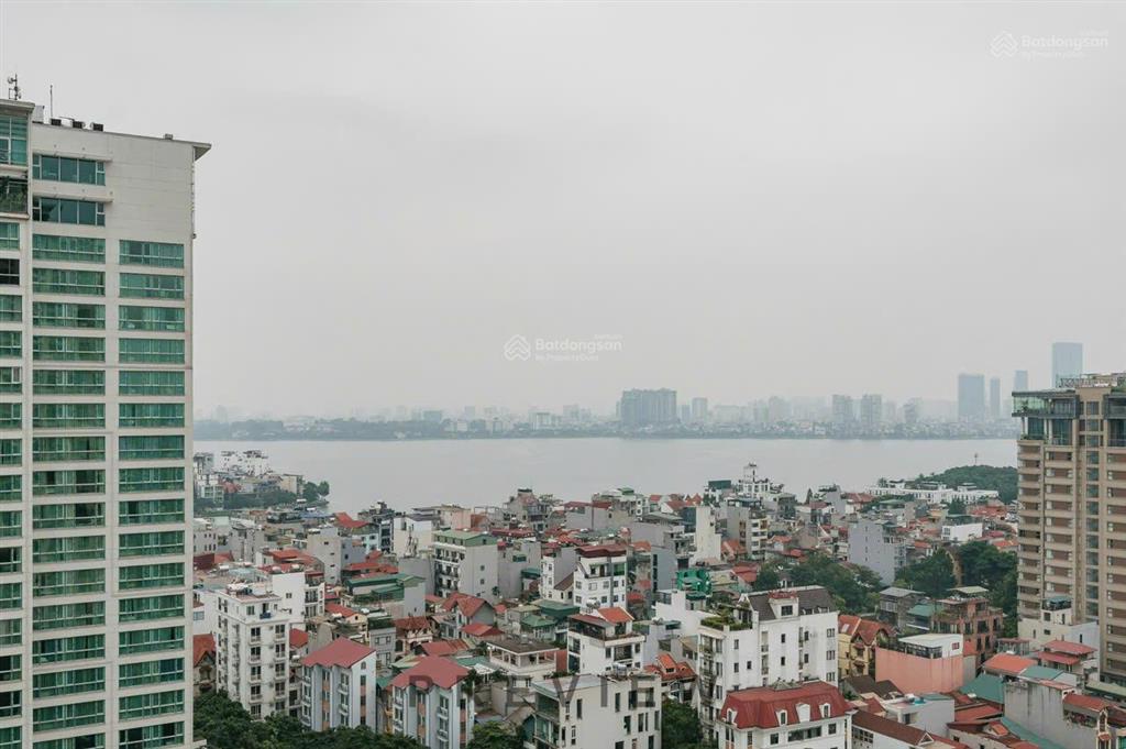 Thiện chí bán căn 3 p ngủ 111m2 chỉ 17,5 tỷ view trực diện hồ tây  đặng thai mai  0941 238 ***