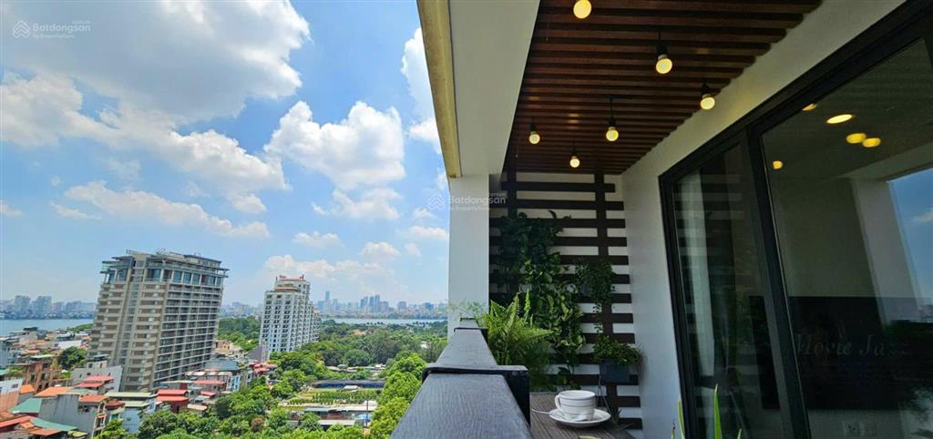 Thiện chí bán căn 3 p ngủ 111m2 chỉ 17,5 tỷ view trực diện hồ tây  đặng thai mai  0941 238 ***