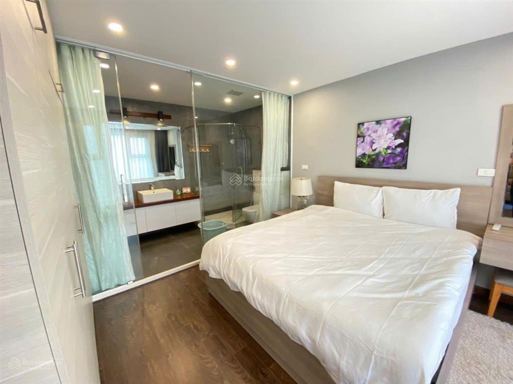 Thiện chí bán căn 3 p ngủ 111m2 chỉ 17,5 tỷ view trực diện hồ tây  đặng thai mai  0941 238 ***