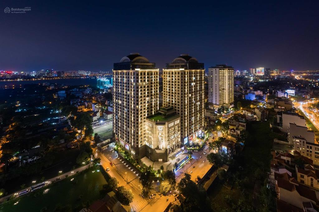 Thiện chí bán căn 3 p ngủ 111m2 chỉ 17,5 tỷ view trực diện hồ tây  đặng thai mai  0941 238 ***