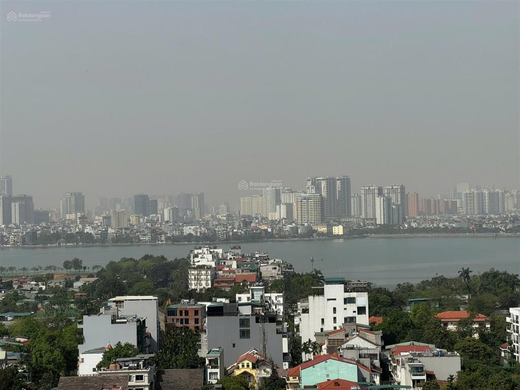 Thiện chí bán căn 3 p ngủ 111m2 chỉ 17,5 tỷ view trực diện hồ tây  đặng thai mai  0941 238 ***