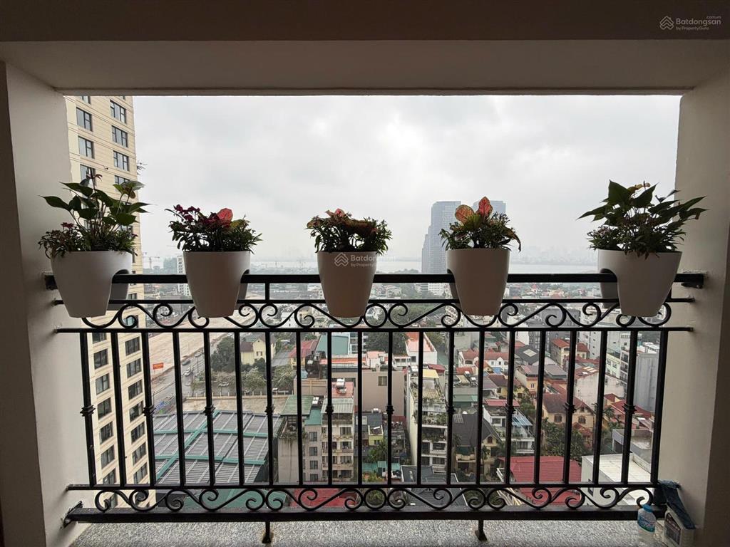 Bán căn góc hoa hậu 146m2 giá tốt chỉ 25 tỷ view hồ tây phố đặng thai mai   0941 238 ***