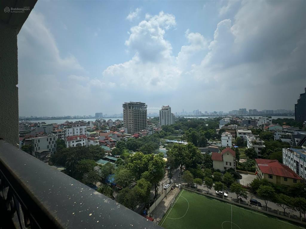 Bán căn góc hoa hậu 146m2 giá tốt chỉ 25 tỷ view hồ tây phố đặng thai mai   0941 238 ***