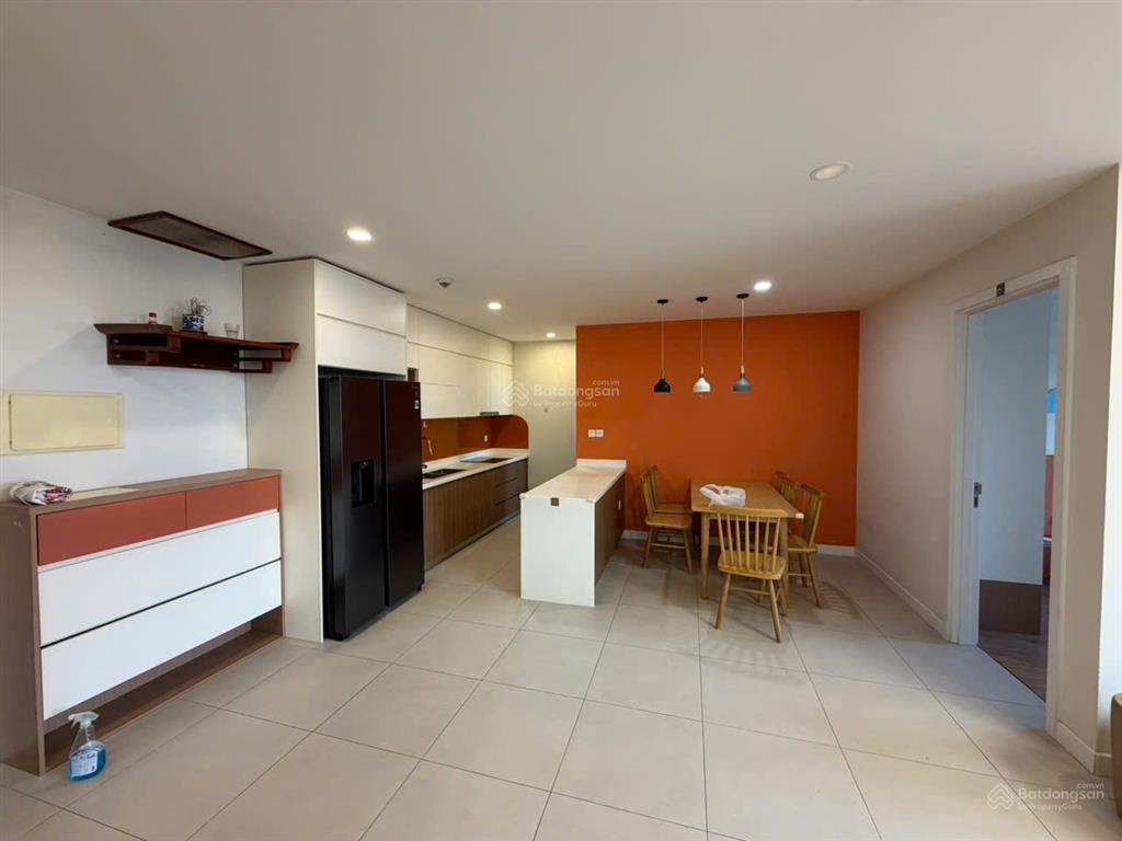 Thiện chí bán có thương lượng căn hộ 2 ngủ 84m2 giá chỉ 8,8 tỷ sở hữu hướng mát và view hồ tây